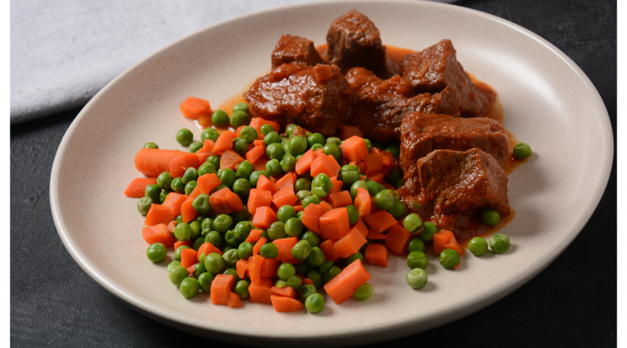 Masová směs s mrkví a hráškem